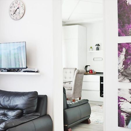 Cozy Apartment In Приштина Экстерьер фото
